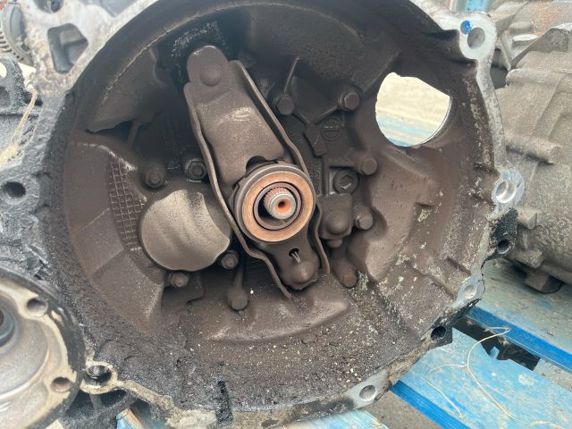 bontott VW CADDY Váltó (Mechanikus)