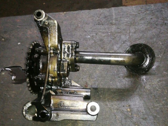 bontott VW CADDY Olajszivattyú