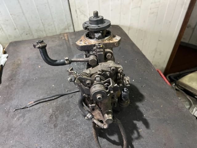 bontott VW CADDY Adagoló