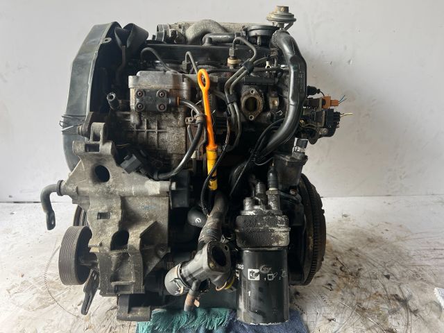 bontott VW CADDY Motor (Fűzött blokk hengerfejjel)