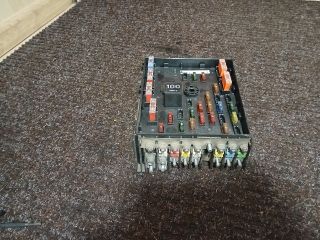 bontott VW CADDY Biztosítéktábla Motortér