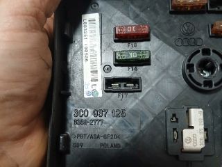 bontott VW CADDY Biztosítéktábla Motortér