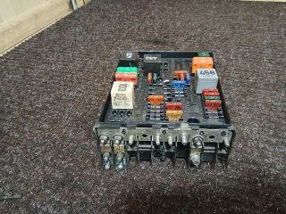 bontott VW CADDY Biztosítéktábla Motortér