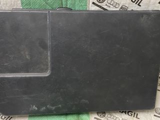 bontott VW CADDY Akkumulátor Fedél