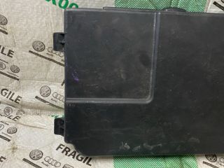 bontott VW CADDY Akkumulátor Fedél