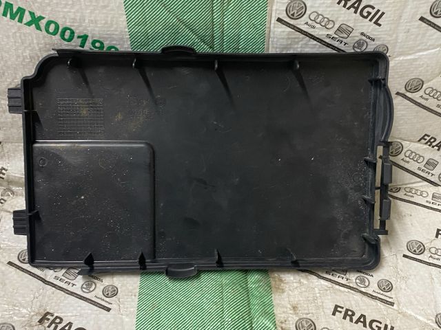 bontott VW CADDY Akkumulátor Fedél