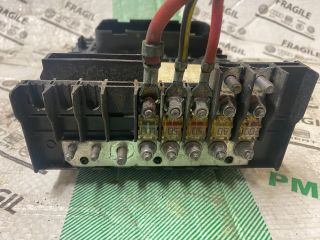 bontott VW CADDY Biztosítéktábla Motortér