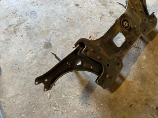 bontott VW CADDY Első Bölcső