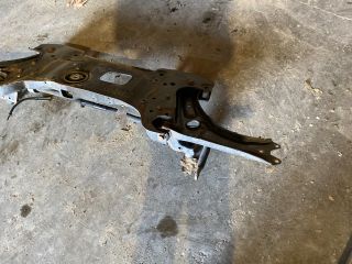 bontott VW CADDY Első Bölcső