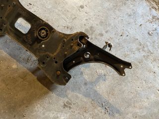 bontott VW CADDY Első Bölcső