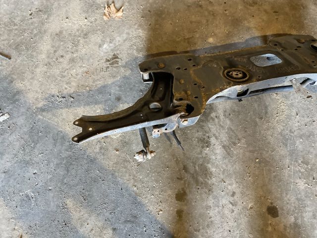 bontott VW CADDY Első Bölcső