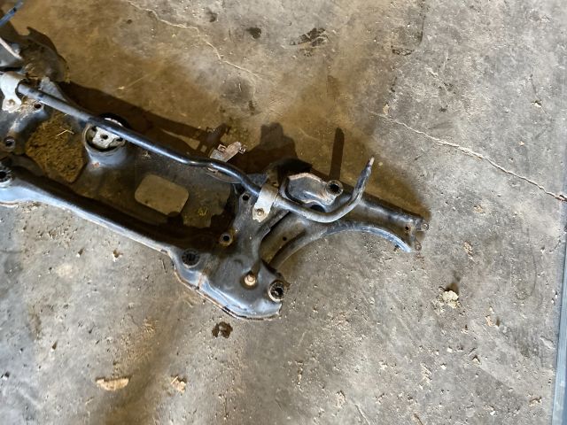 bontott VW CADDY Első Bölcső