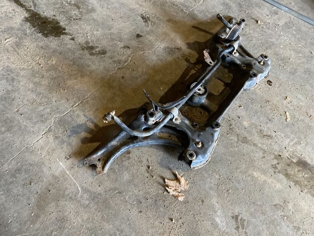 bontott VW CADDY Első Bölcső