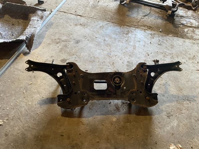 bontott VW CADDY Első Bölcső