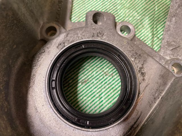 bontott VW CADDY Első Főtengely Szimmeringház