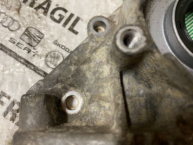 bontott VW CADDY Első Főtengely Szimmeringház