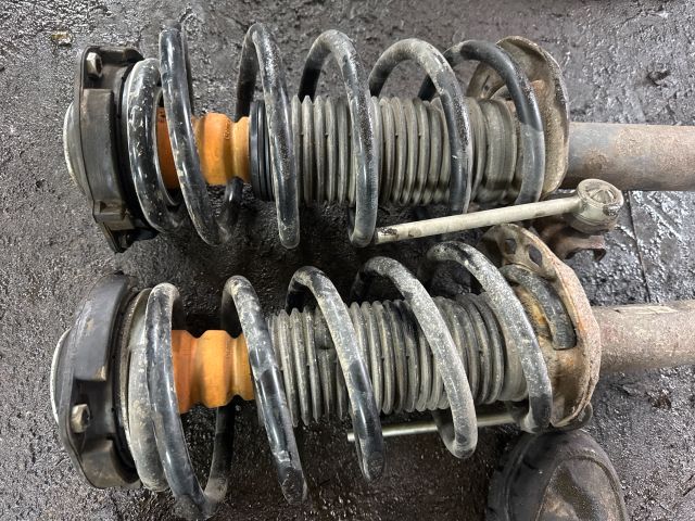 bontott VW CADDY Első Rugó Pár