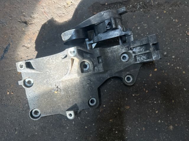 bontott VW CADDY Generátor Tartó Bak