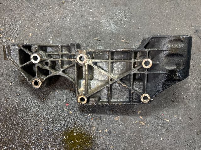 bontott VW CADDY Generátor Tartó Bak