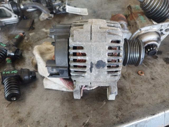 bontott VW CADDY Generátor