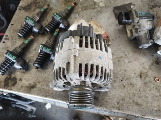 bontott VW CADDY Generátor