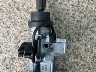 bontott VW CADDY Gyújtáskapcsoló Házzal