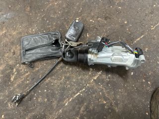 bontott VW CADDY Gyújtáskapcsoló Házzal