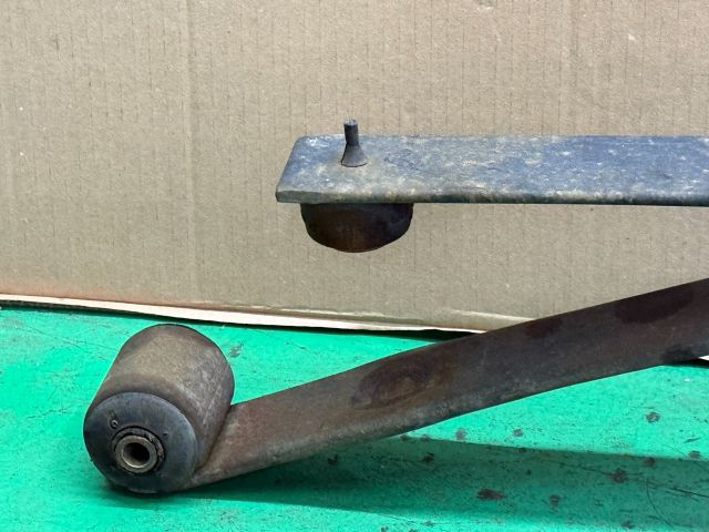 bontott VW CADDY Hátsó Rugó