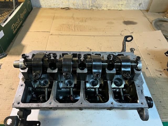 bontott VW CADDY Hengerfej