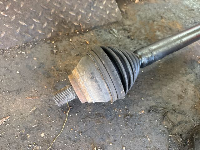 bontott VW CADDY Jobb Féltengely