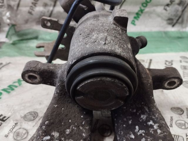 bontott VW CADDY Jobb hátsó Féknyereg Munkahengerrel