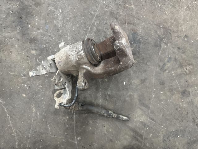 bontott VW CADDY Jobb hátsó Féknyereg Munkahengerrel