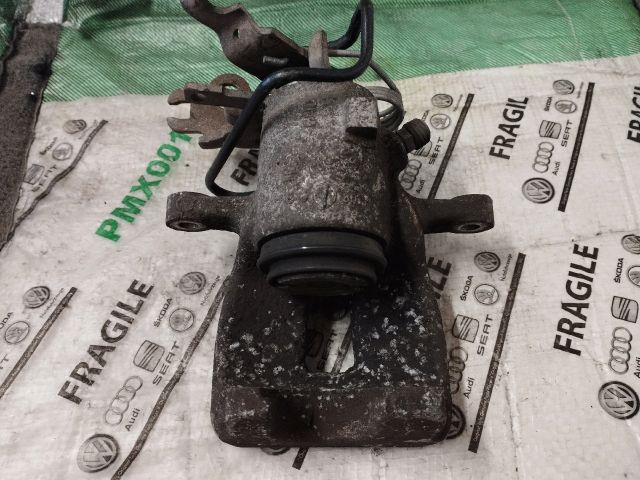 bontott VW CADDY Jobb hátsó Féknyereg Munkahengerrel