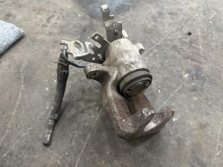 bontott VW CADDY Jobb hátsó Féknyereg Munkahengerrel