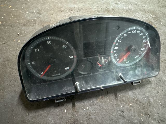 bontott VW CADDY Kilométeróra