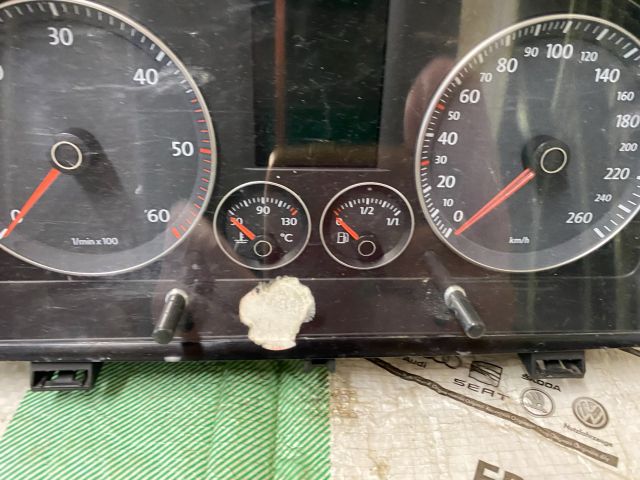 bontott VW CADDY Kilométeróra