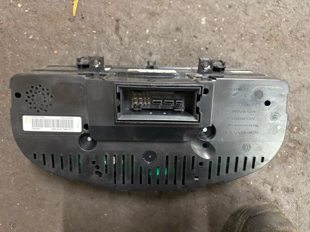 bontott VW CADDY Kilométeróra