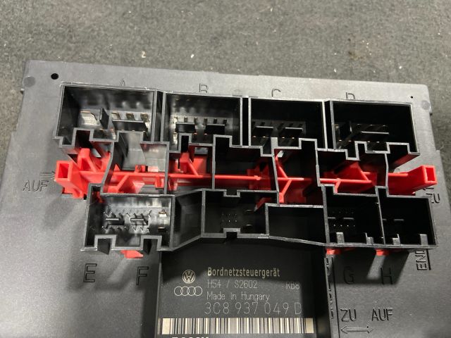 bontott VW CADDY Komfort Elektronika