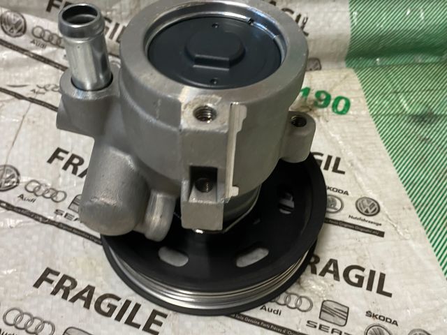 bontott VW CADDY Kormányszervó Motor (Hidraulikus)