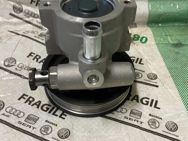 bontott VW CADDY Kormányszervó Motor (Hidraulikus)