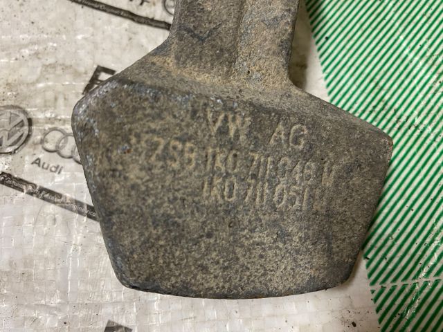 bontott VW CADDY Kuplung Kiemelő Villa