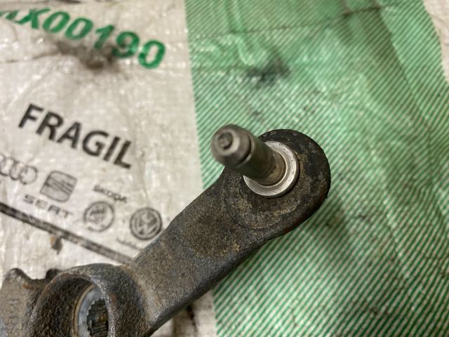 bontott VW CADDY Kuplung Kiemelő Villa