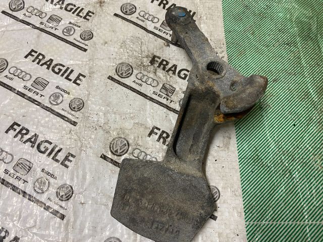 bontott VW CADDY Kuplung Kiemelő Villa