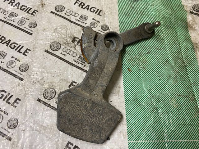 bontott VW CADDY Kuplung Kiemelő Villa