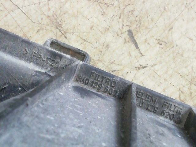 bontott VW CADDY Légszűrő Ház Fedél