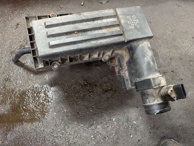 bontott VW CADDY Légszűrő Ház