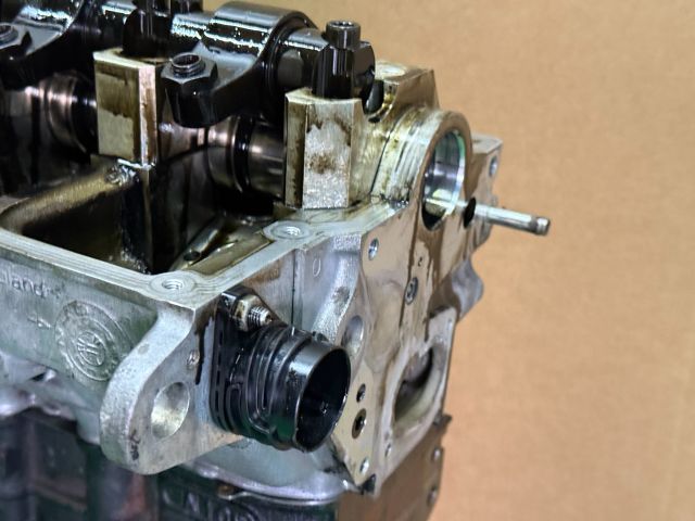 bontott VW CADDY Motor (Fűzött blokk hengerfejjel)
