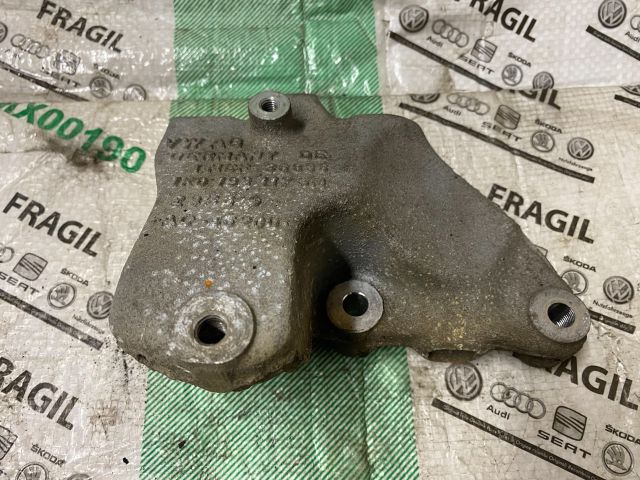 bontott VW CADDY Motor Tartó Bak (Fém)