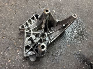 bontott VW CADDY Motor Tartó Bak (Fém)