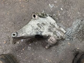 bontott VW CADDY Motor Tartó Bak (Fém)